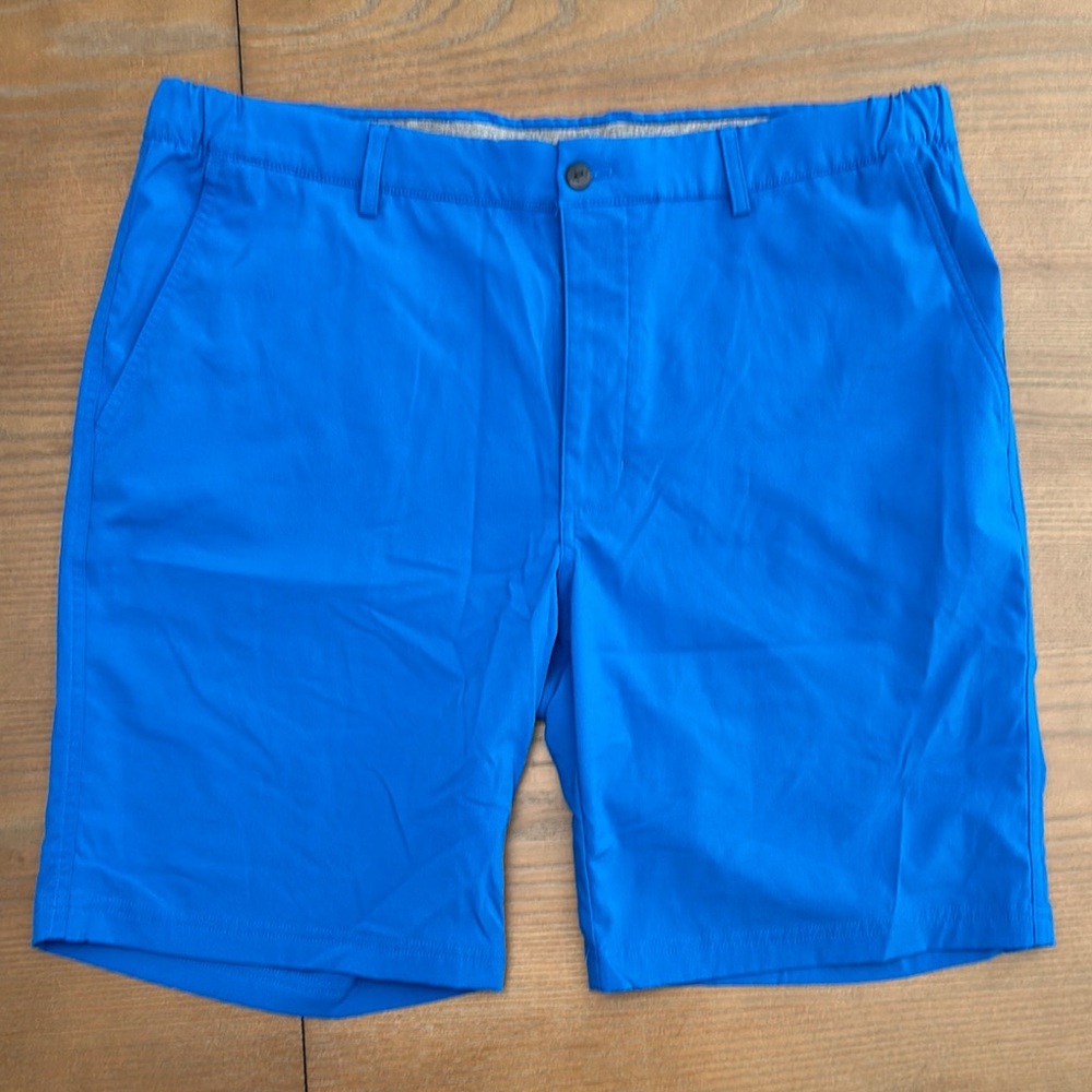 Greg Norman Blue Flat Front Knee-Length Shorts